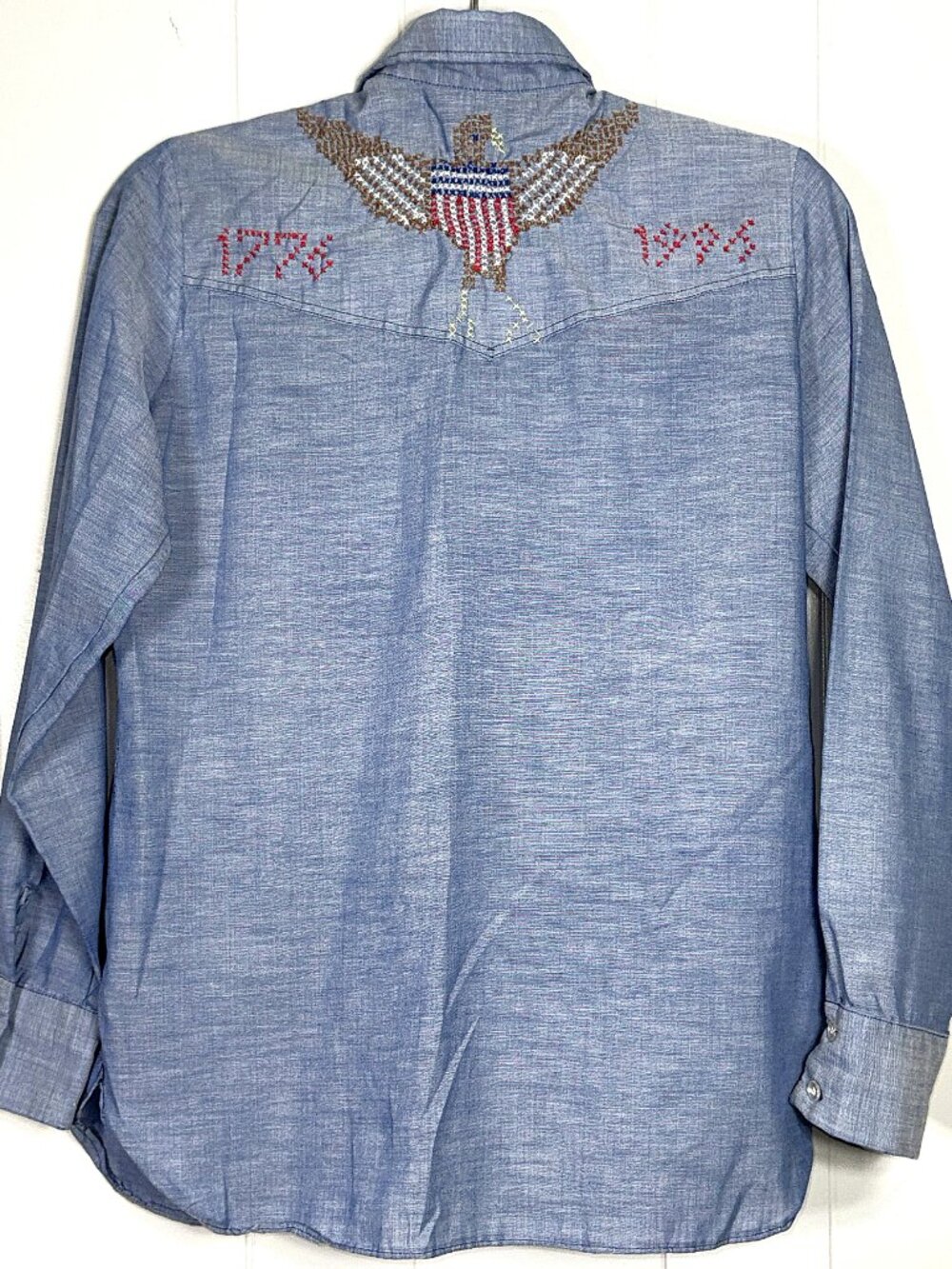 VTG Wrangler Chambray Embroidered Bicentennial Eagle 1776-1996 Button Shirt 36 - Picture 10 of 15